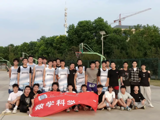 数学科学学院举办“点燃青春激情，绽放运动活力”——数学科学学院新老生篮球赛